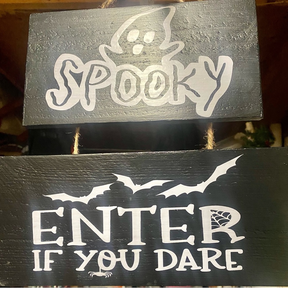 NWT…custom made sign for Halloween…spooky…Enter if you Dare…